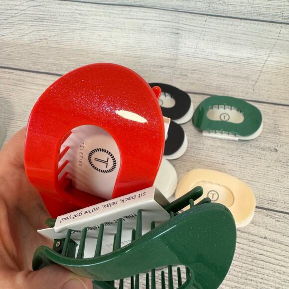 Teleties Assorted Lot Of 32 Hair Clips - Picture 6 of 15